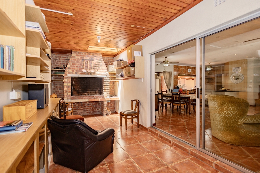 6 Bedroom Property for Sale in Schoongezicht Western Cape